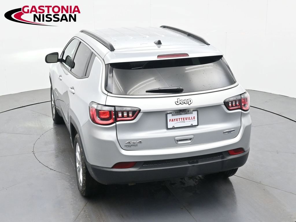 Used 2025 Jeep Compass Latitude AWD/4WD image 29