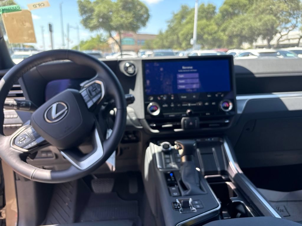 Certified 2026 Lexus GX 550 w/ Accessory Package (CT) AWD/4WD image 16