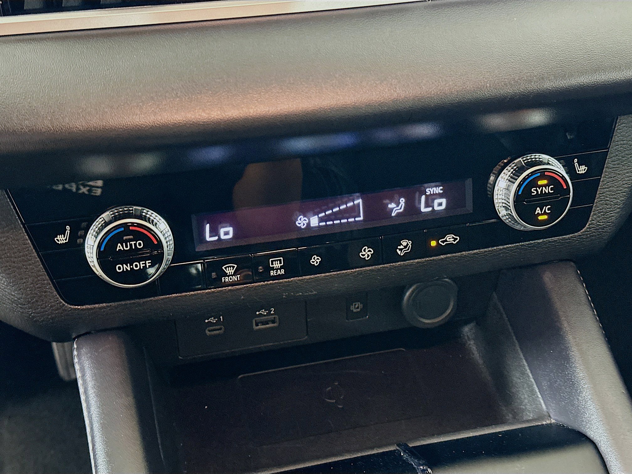 Used 2024 Mitsubishi Outlander SE image 24