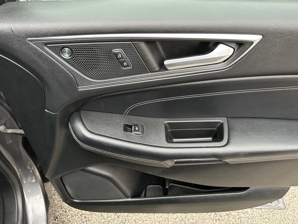 Used 2022 Ford Edge Titanium w/ Equipment Group 301A image 11