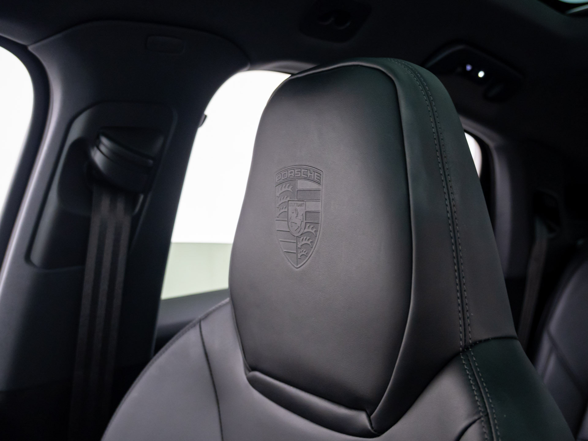 Used 2024 Porsche Cayenne S AWD/4WD image 32