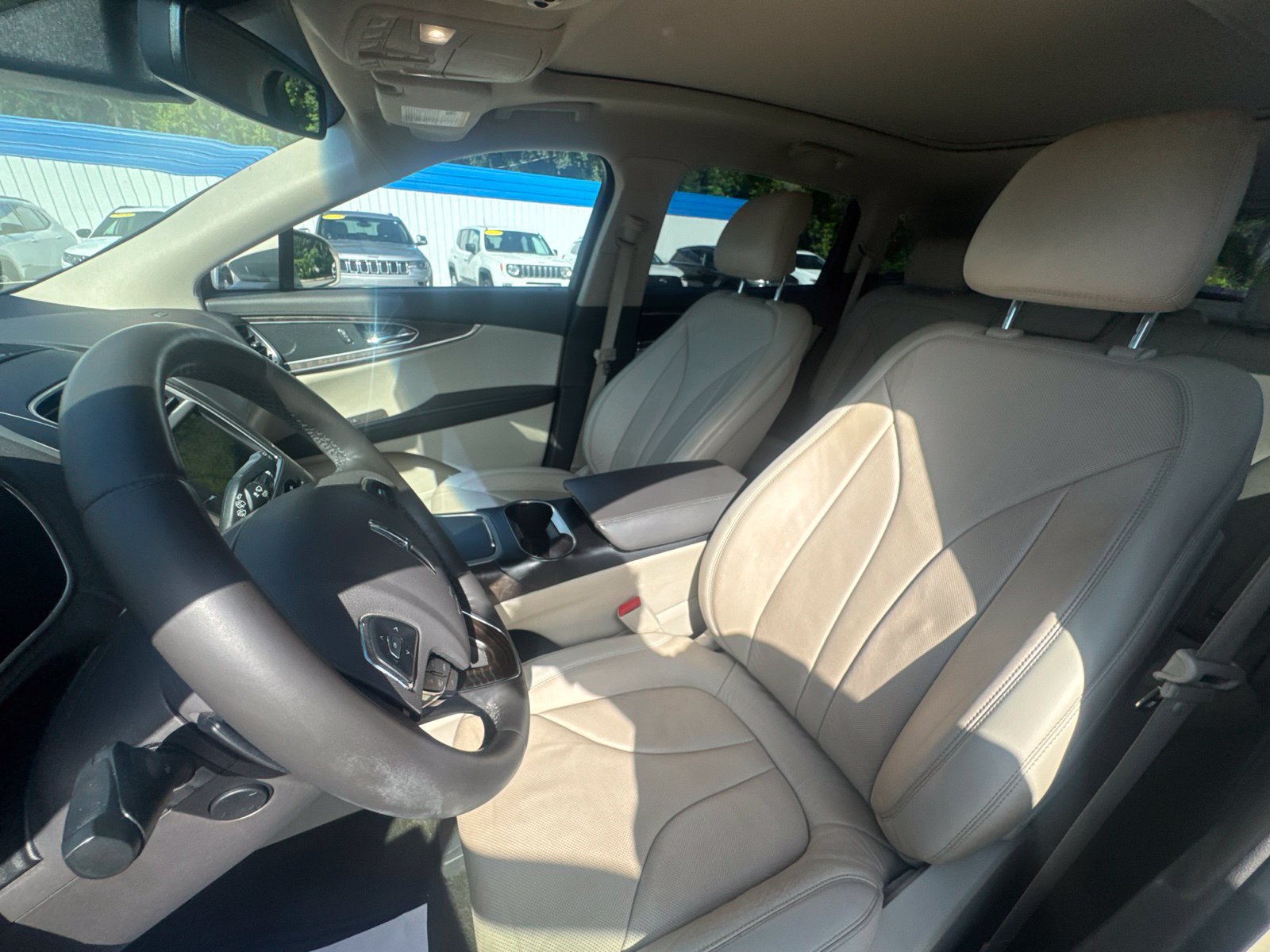 Used 2018 Lincoln MKX Reserve w/ Lincoln MKX Climate Package FWD image 13
