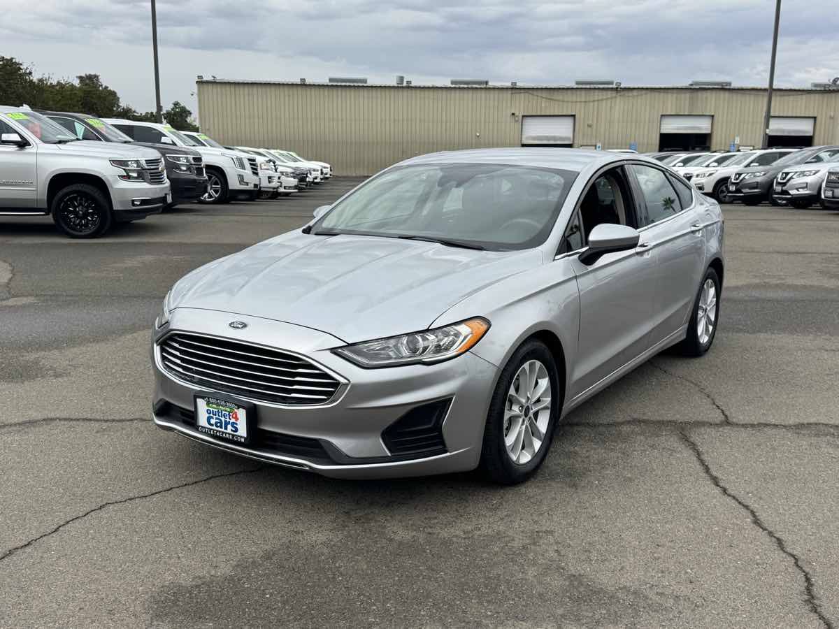 Used 2020 Ford Fusion SE FWD image 5