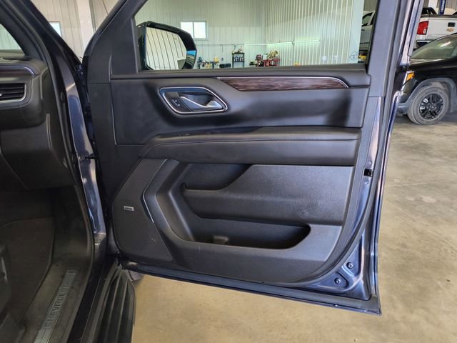 Used 2022 Chevrolet Suburban LT w/ Luxury Package AWD/4WD image 27