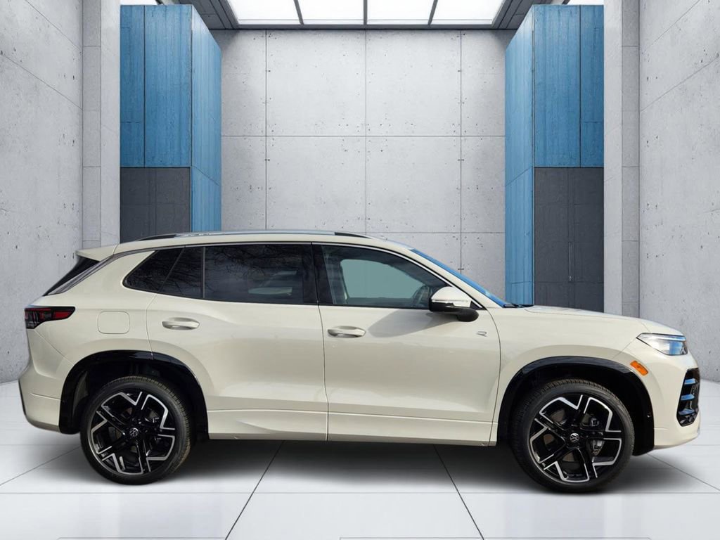 New 2026 Volkswagen Tiguan SEL R-Line image 23