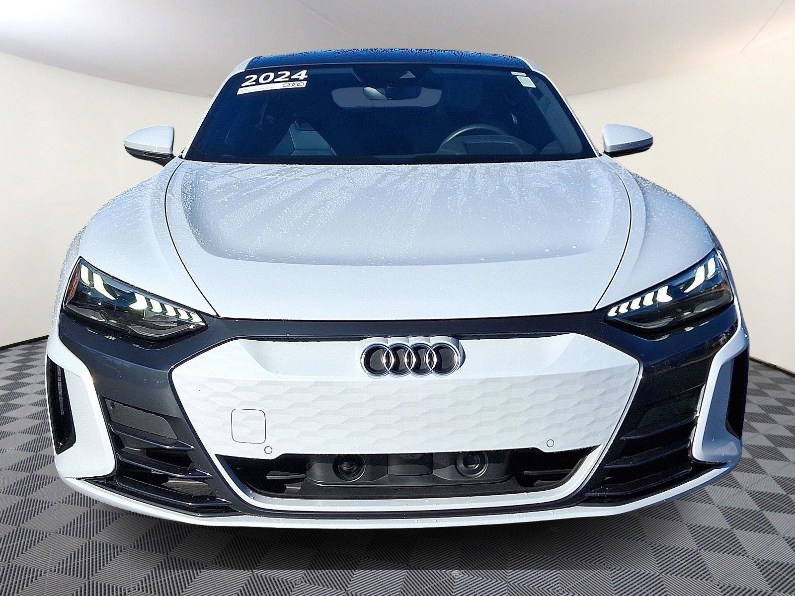 Used 2024 Audi e-tron GT Premium Plus w/ Executive Package image 2