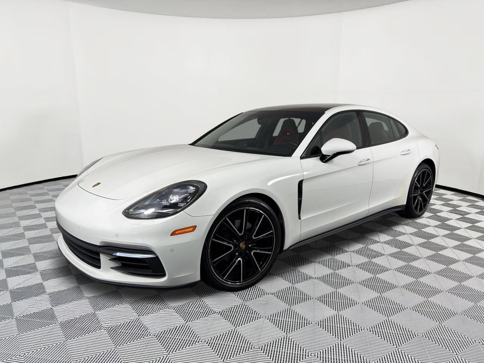 Certified 2019 Porsche Panamera image 1