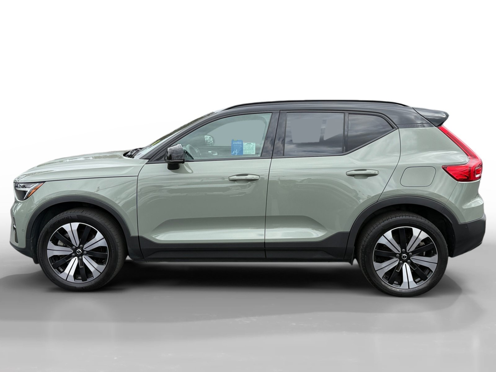 Used 2023 Volvo XC40 Recharge Plus AWD/4WD image 2