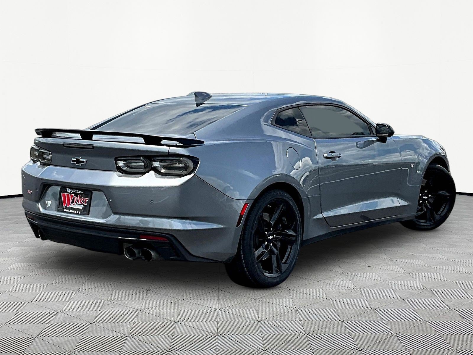 Used 2019 Chevrolet Camaro SS w/ Black Appearance Package RWD image 6