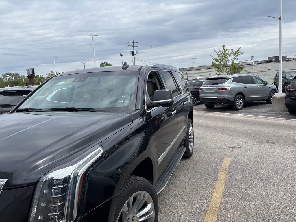 Used 2018 Cadillac Escalade Luxury w/ LPO, Radiant Package AWD/4WD image 7