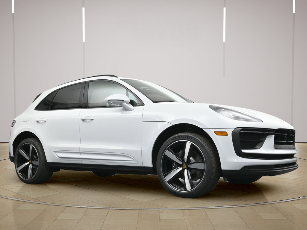 Certified 2026 Porsche Macan AWD/4WD image 29