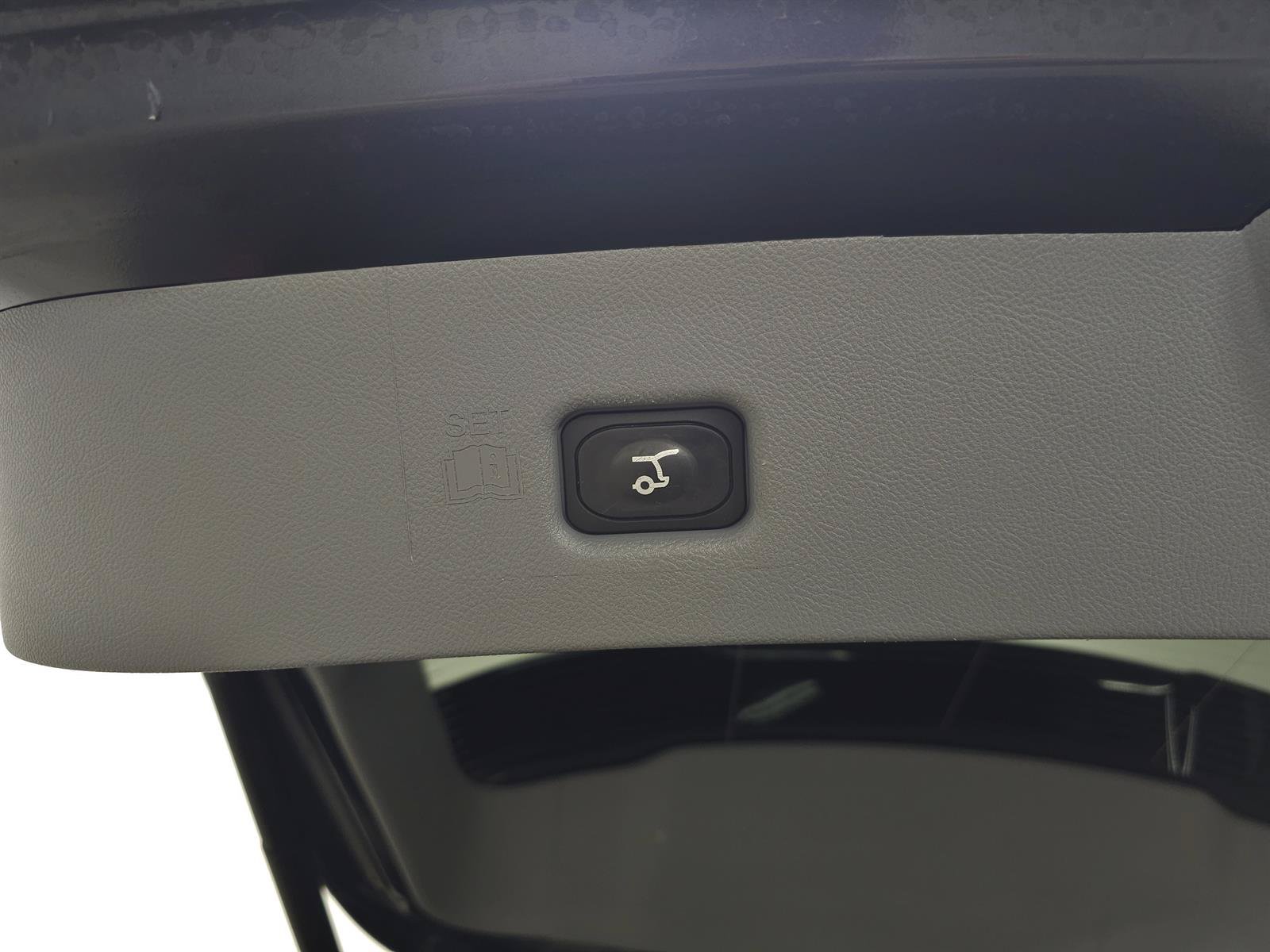 Used 2023 Lincoln Nautilus Reserve AWD/4WD image 8