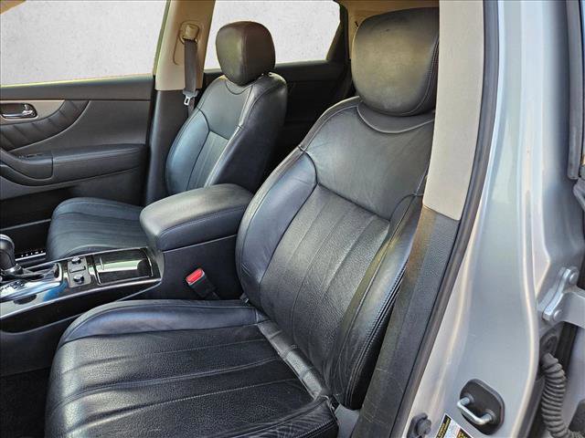 Used 2016 INFINITI QX70 2WD w/ Premium Package image 14