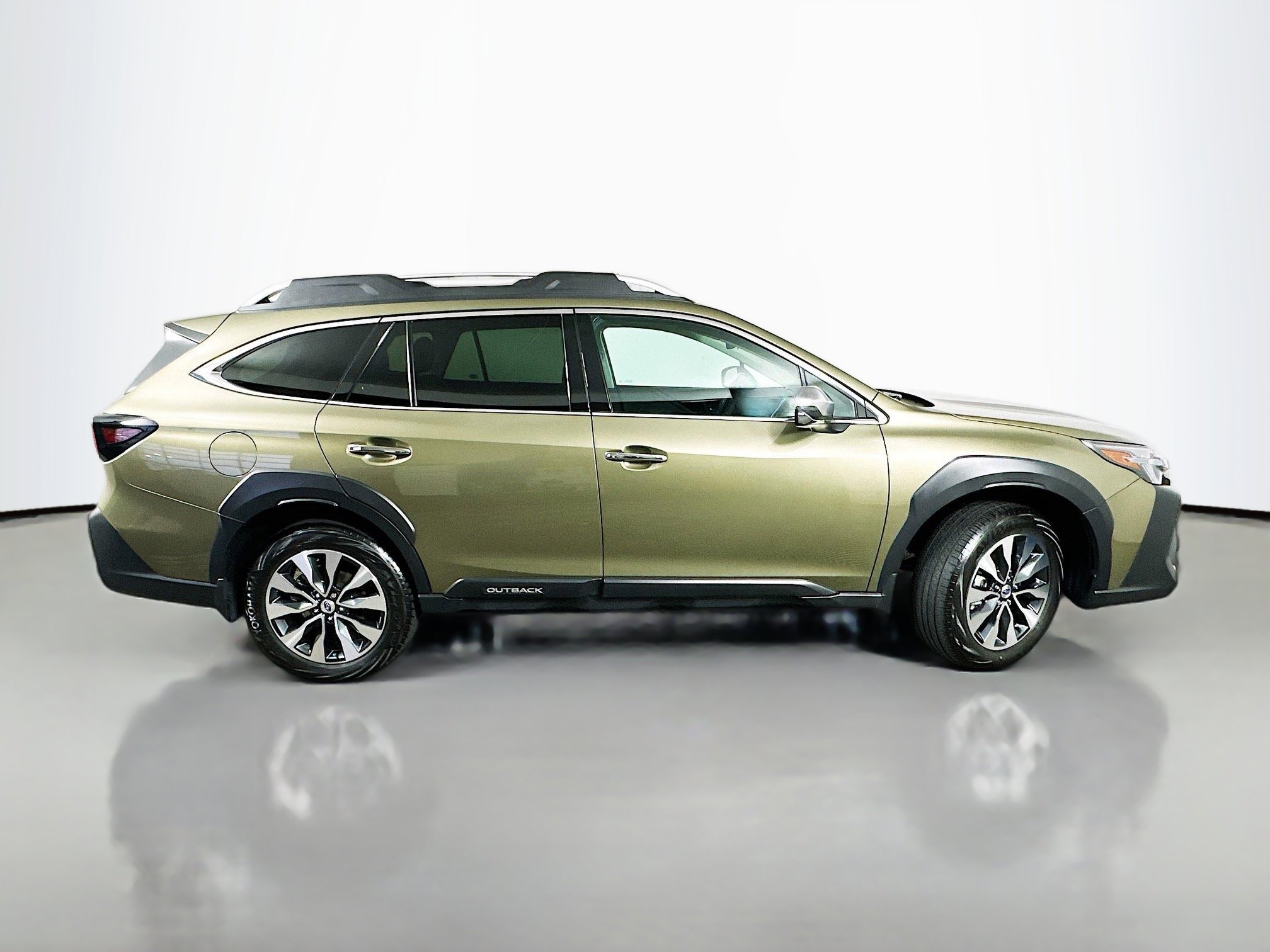 Used 2023 Subaru Outback Touring image 8