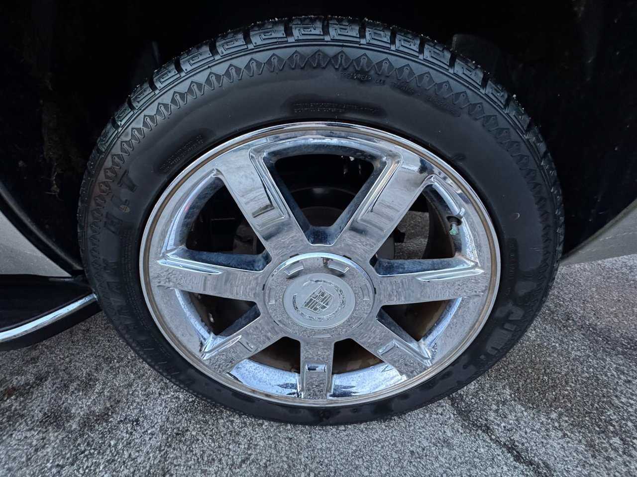 Used 2007 Cadillac Escalade AWD w/ Information Package image 24