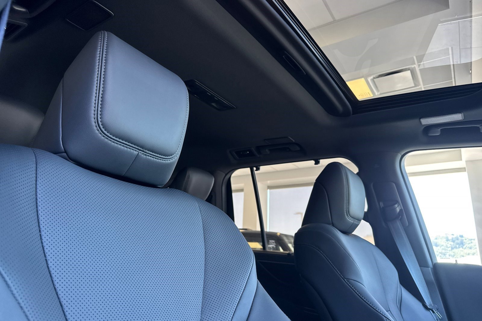 Used 2026 Lexus LX 700h Overtrail image 25