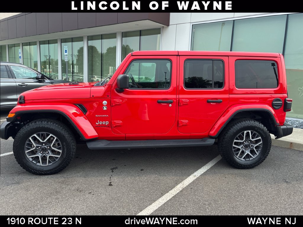 Used 2024 Jeep Wrangler Unlimited Sahara AWD/4WD image 2