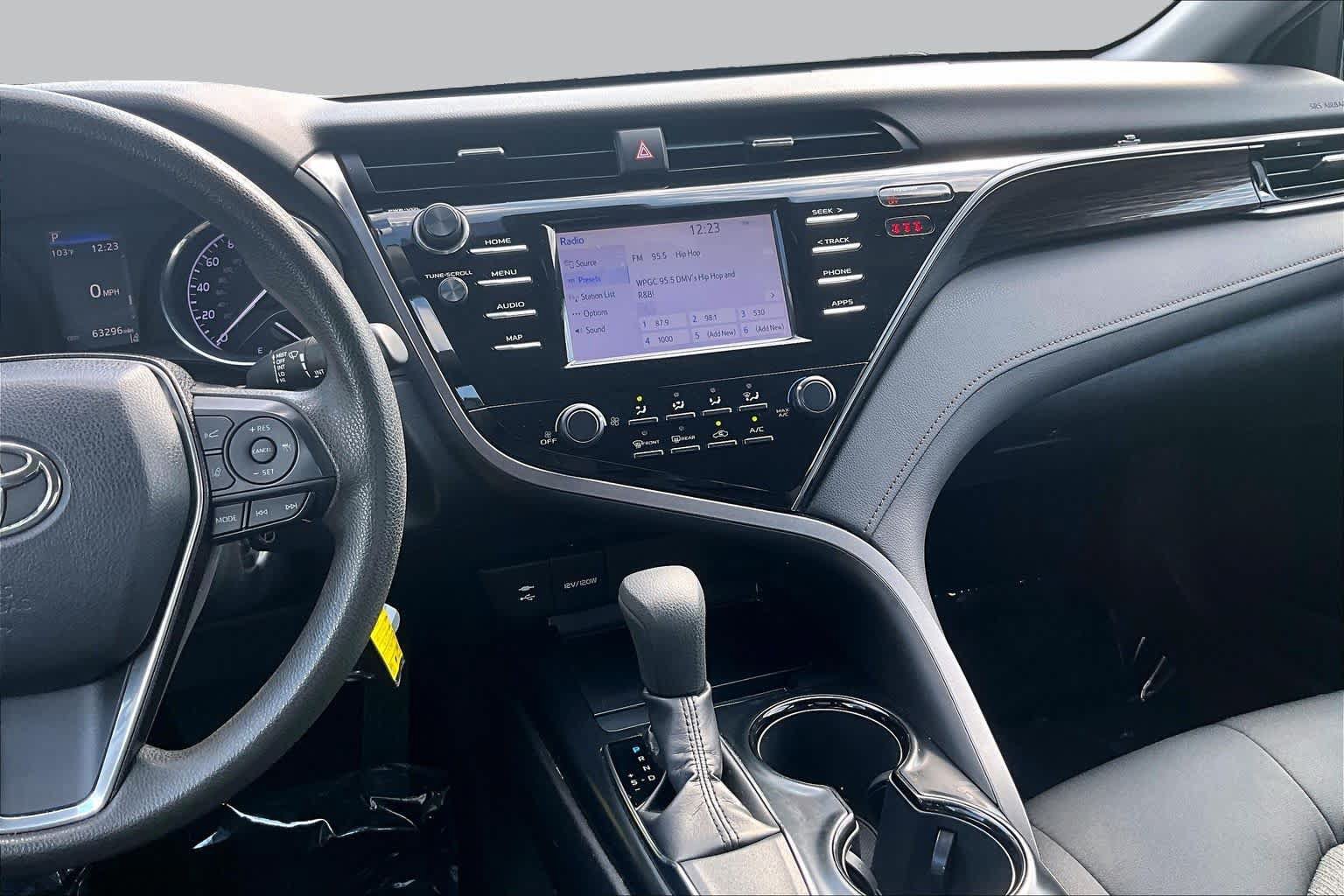 Used 2019 Toyota Camry LE FWD image 7