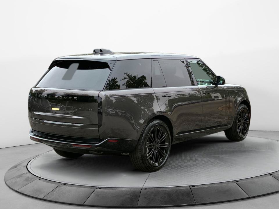 New 2026 Land Rover Range Rover Long Wheelbase SE AWD/4WD image 7
