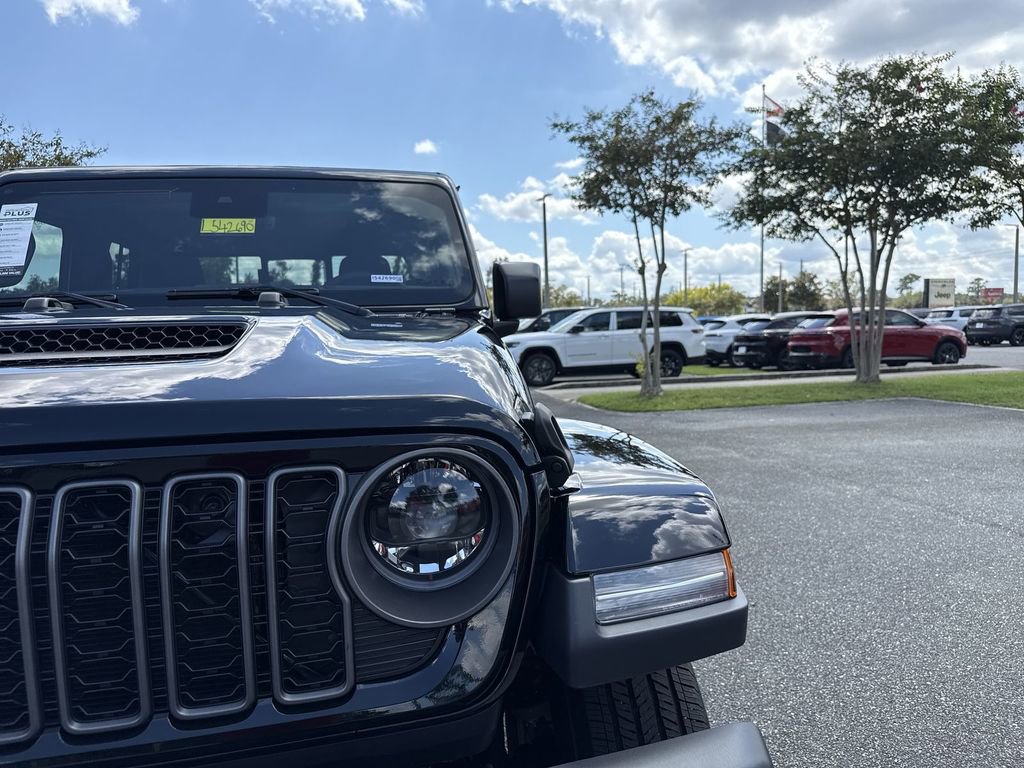New 2025 Jeep Gladiator Sport image 9