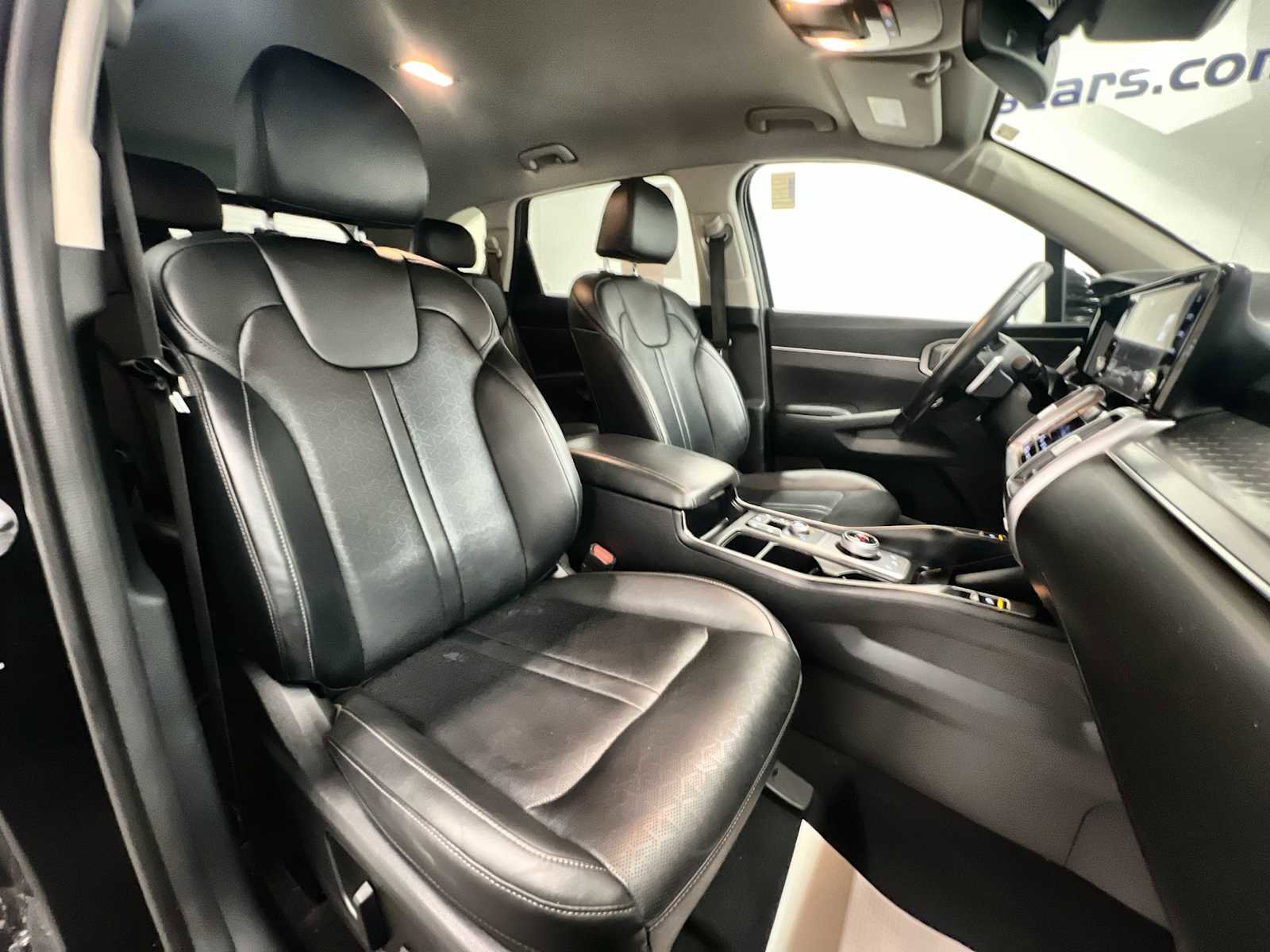 Used 2023 Kia Sorento EX image 26