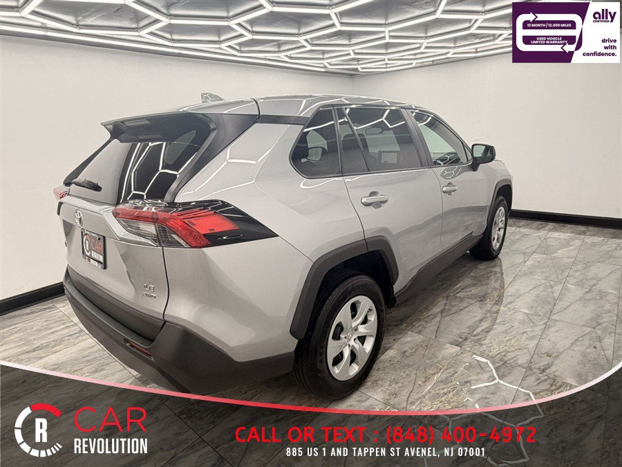 Used 2025 Toyota RAV4 LE AWD/4WD image 9