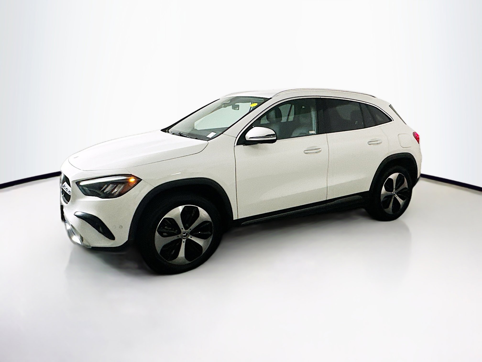Used 2025 Mercedes-Benz GLA 250 image 4