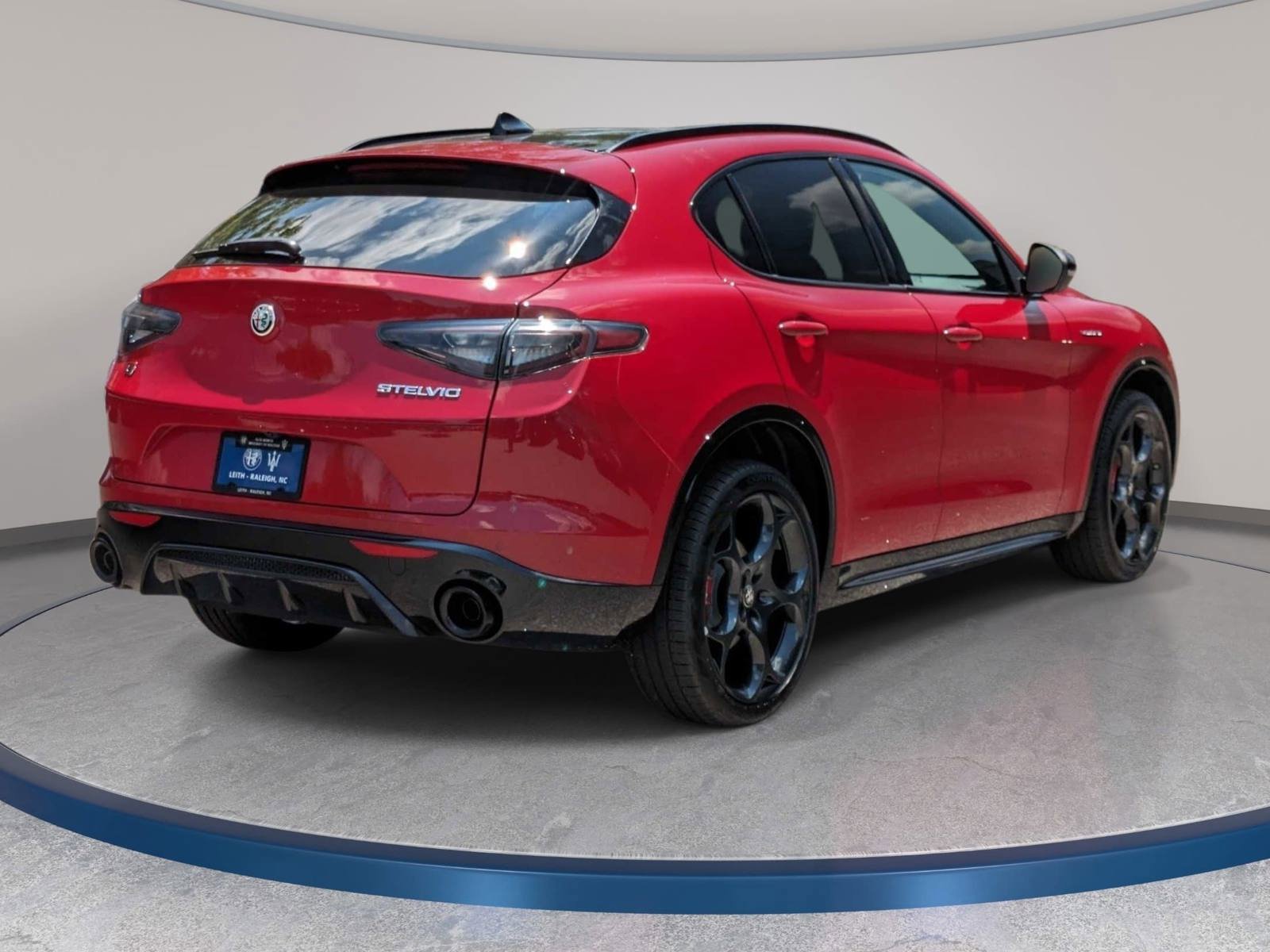 New 2024 Alfa Romeo Stelvio Veloce image 5