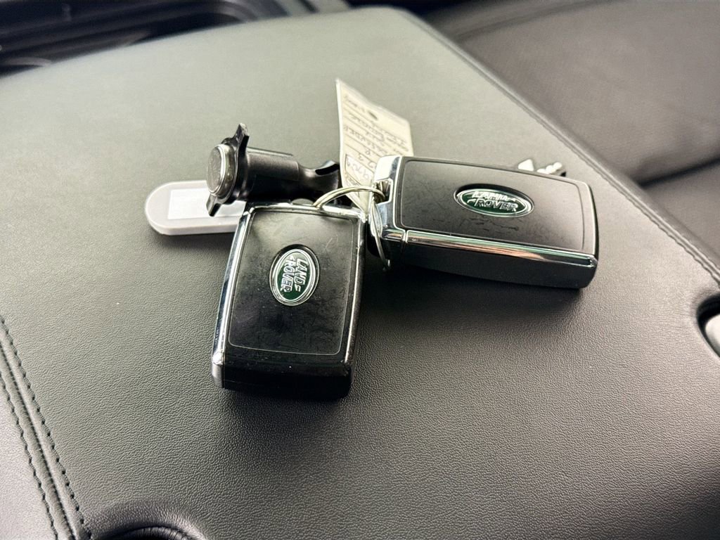 Used 2023 Land Rover Defender 110 V8 image 17