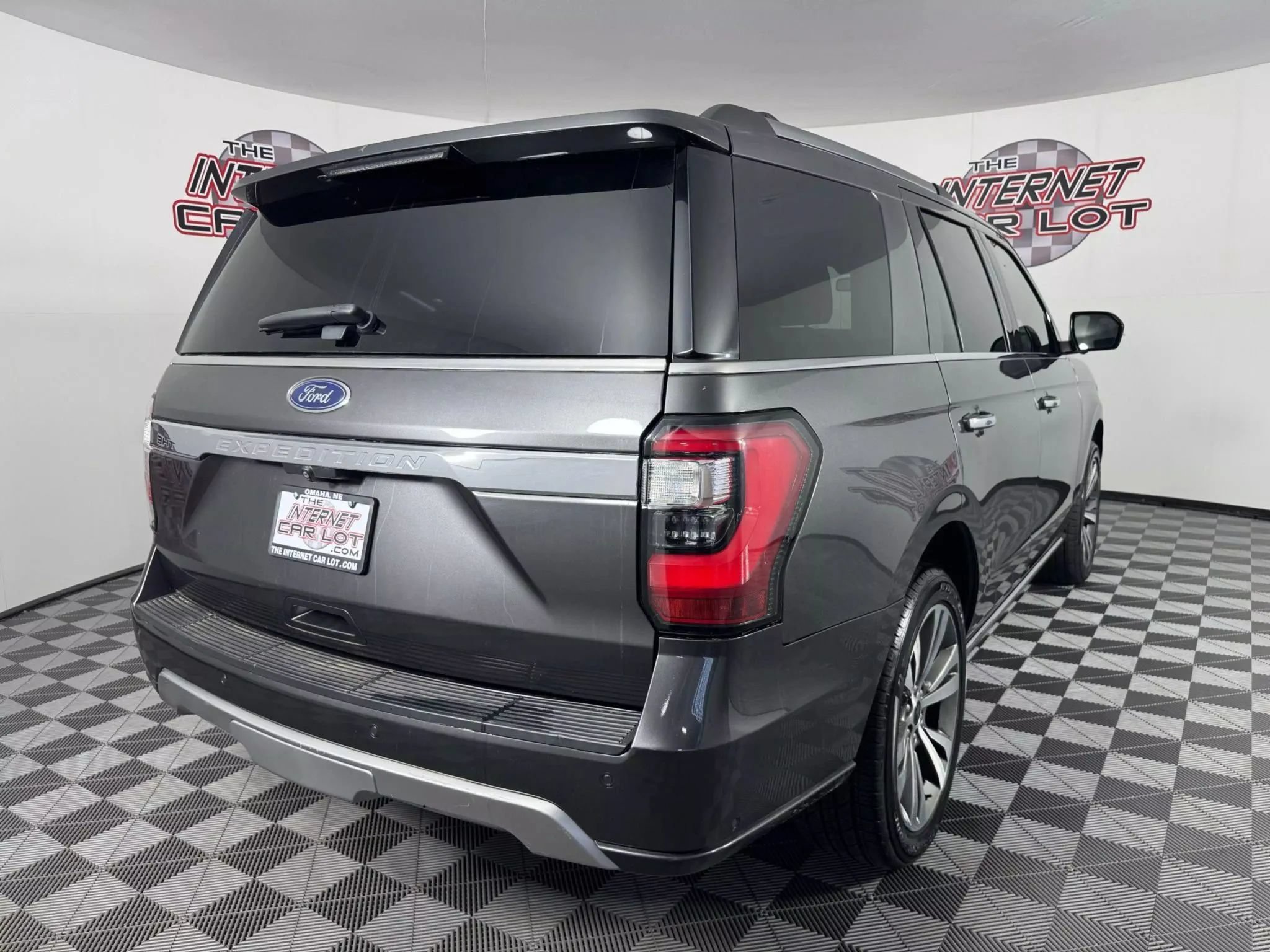 Used 2020 Ford Expedition Limited w/ Equipment Group 302A AWD/4WD image 7