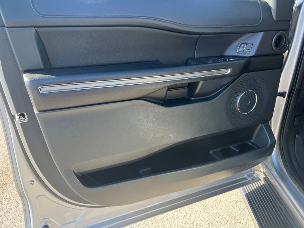 Used 2021 Ford Expedition XLT image 21