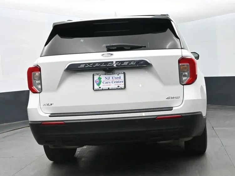 Used 2022 Ford Explorer XLT AWD/4WD image 8