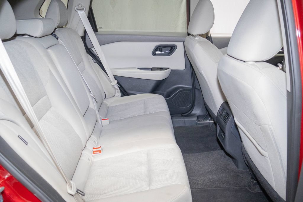 Used 2025 Nissan Rogue SV AWD/4WD image 13