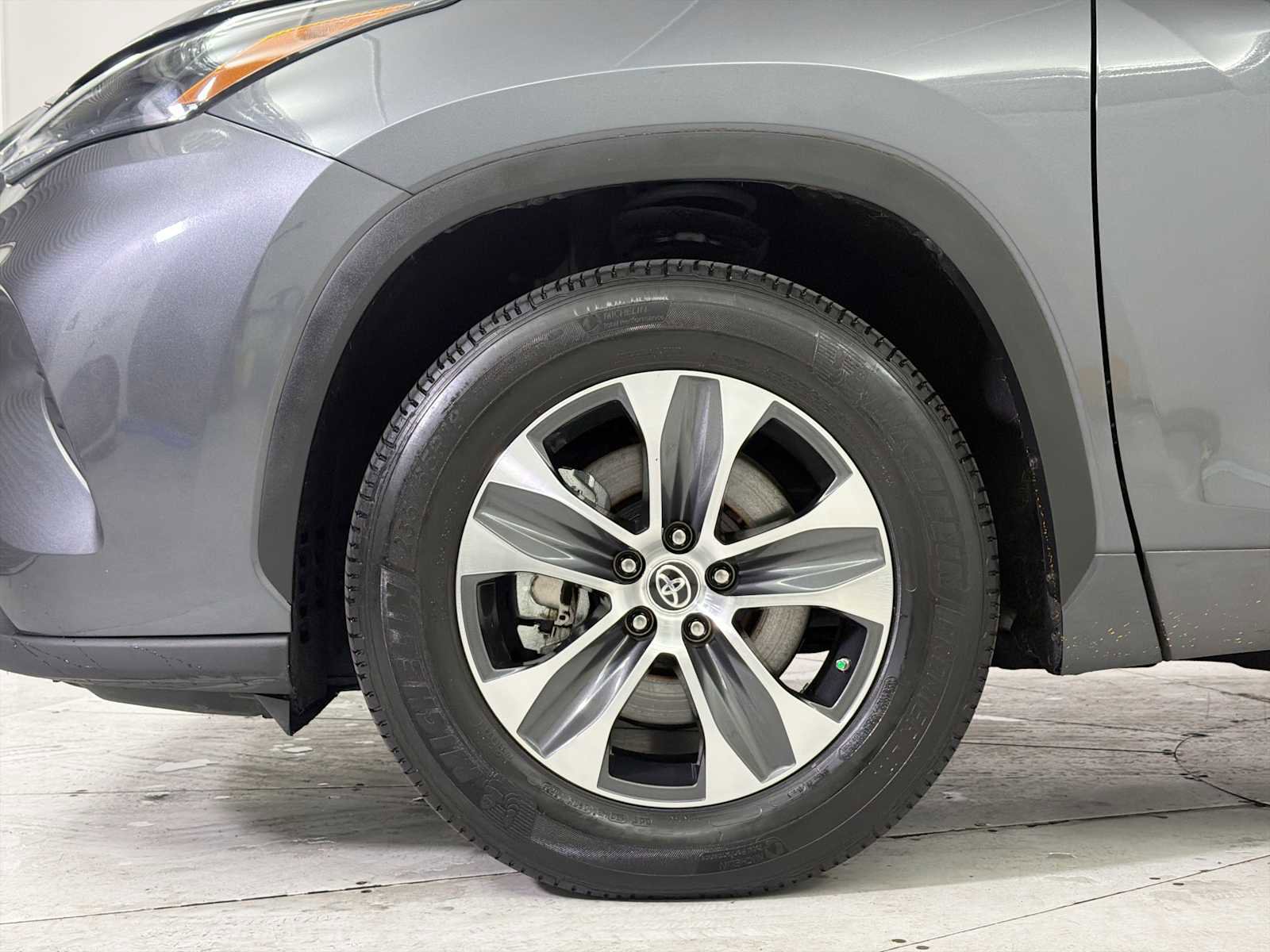 Used 2023 Toyota Highlander XLE FWD image 19