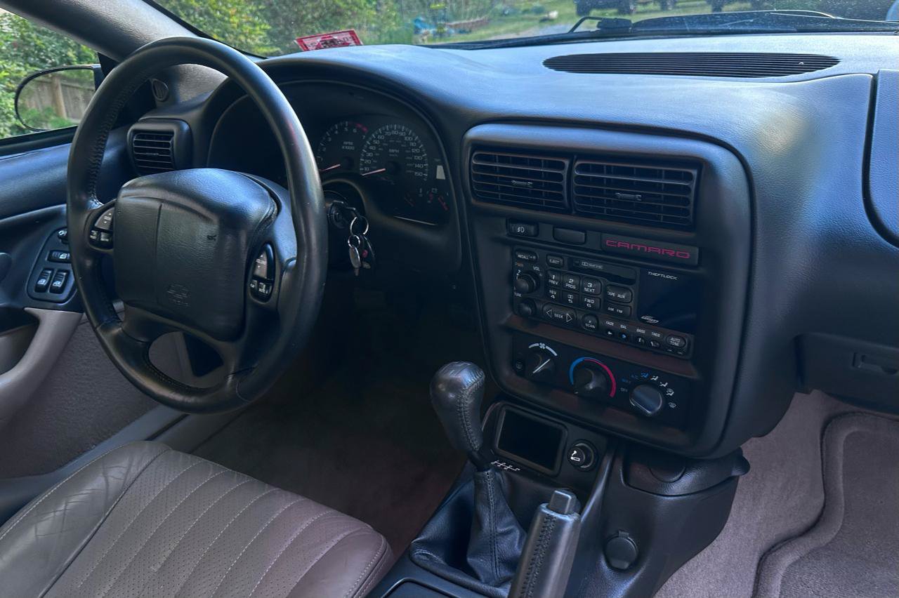 Used 2000 Chevrolet Camaro Z28 w/ SS Performance/Appearance Pkg RWD image 15