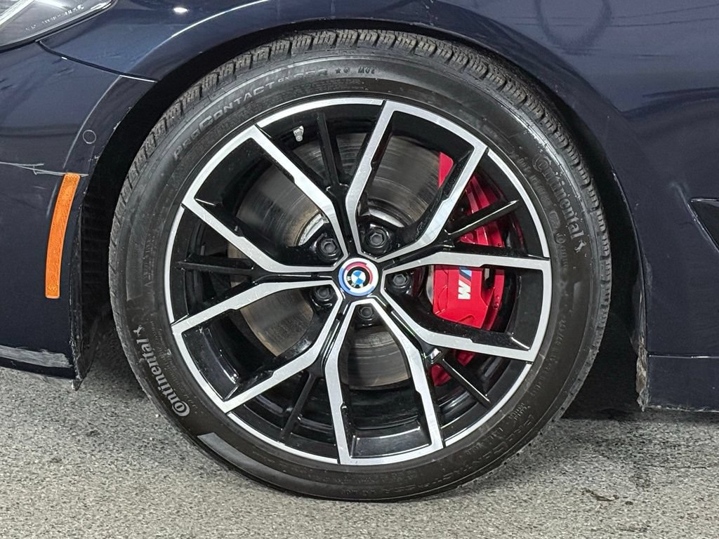 Used 2022 BMW M550i xDrive w/ Dynamic Handling Package AWD/4WD image 16