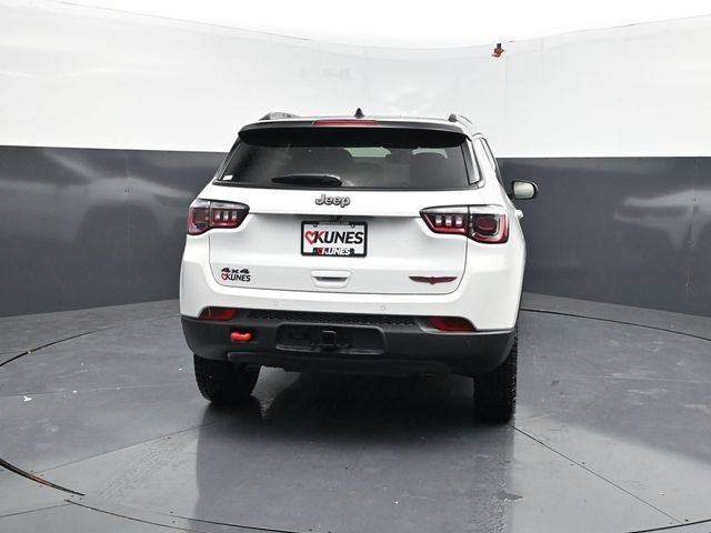 New 2026 Jeep Compass Trailhawk w/ Sun, Sound & Navigation Group AWD/4WD image 8