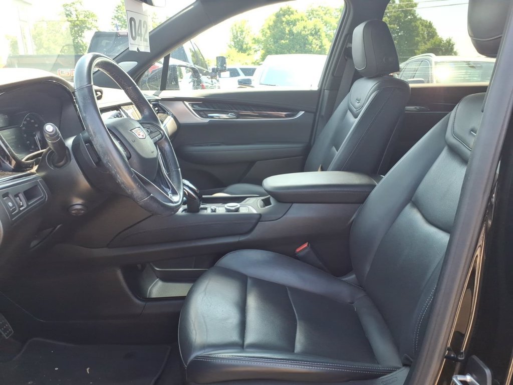 Used 2024 Cadillac XT6 Premium Luxury w/ LPO, Floor Liner Package FWD image 13