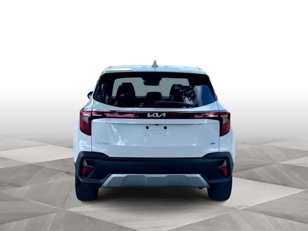 Used 2024 Kia Seltos LX AWD/4WD image 7