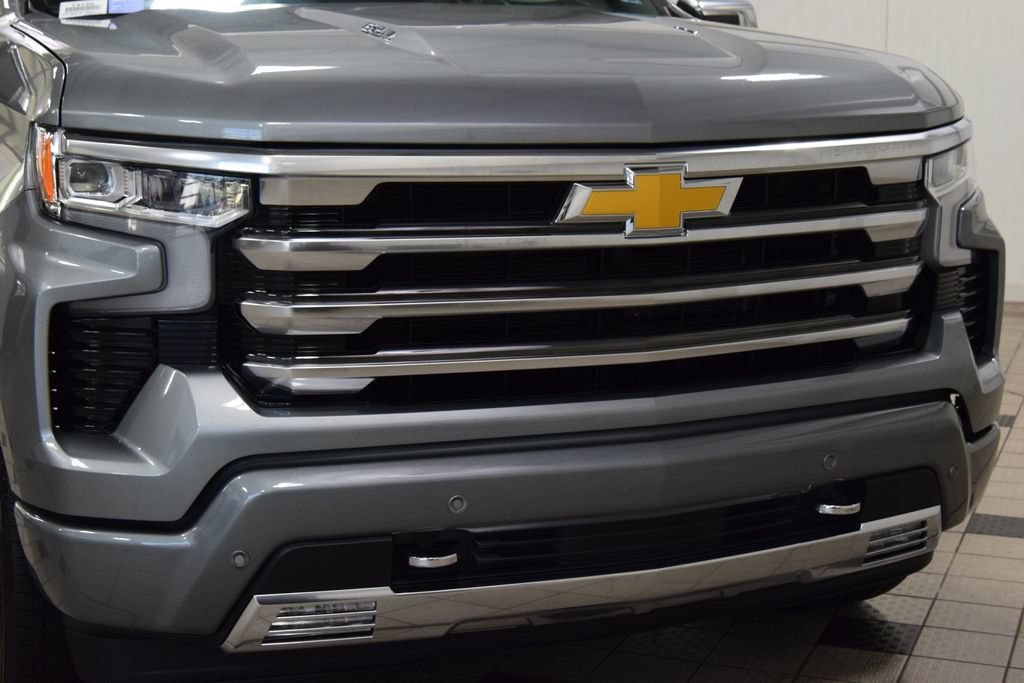 Used 2026 Chevrolet Silverado 1500 High Country w/ Technology Package AWD/4WD image 11