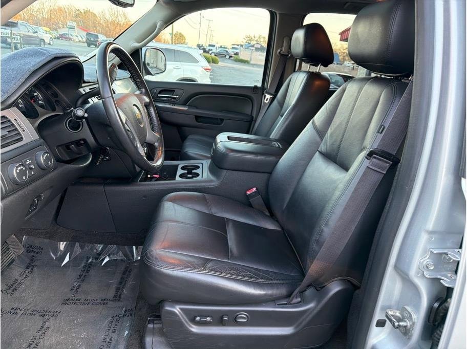 Used 2014 Chevrolet Suburban LT w/ Suspension Package, Off-Road image 12