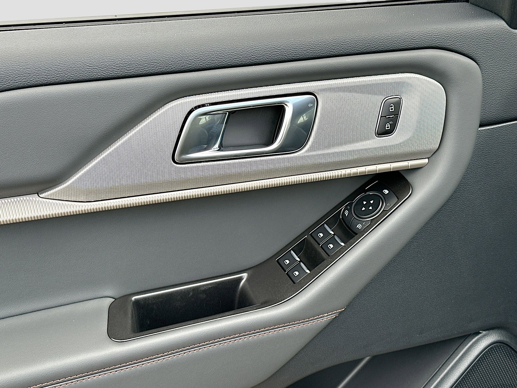 New 2026 Ford Explorer Active image 13