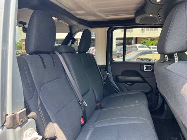 Used 2025 Jeep Wrangler Unlimited Sahara AWD/4WD image 24