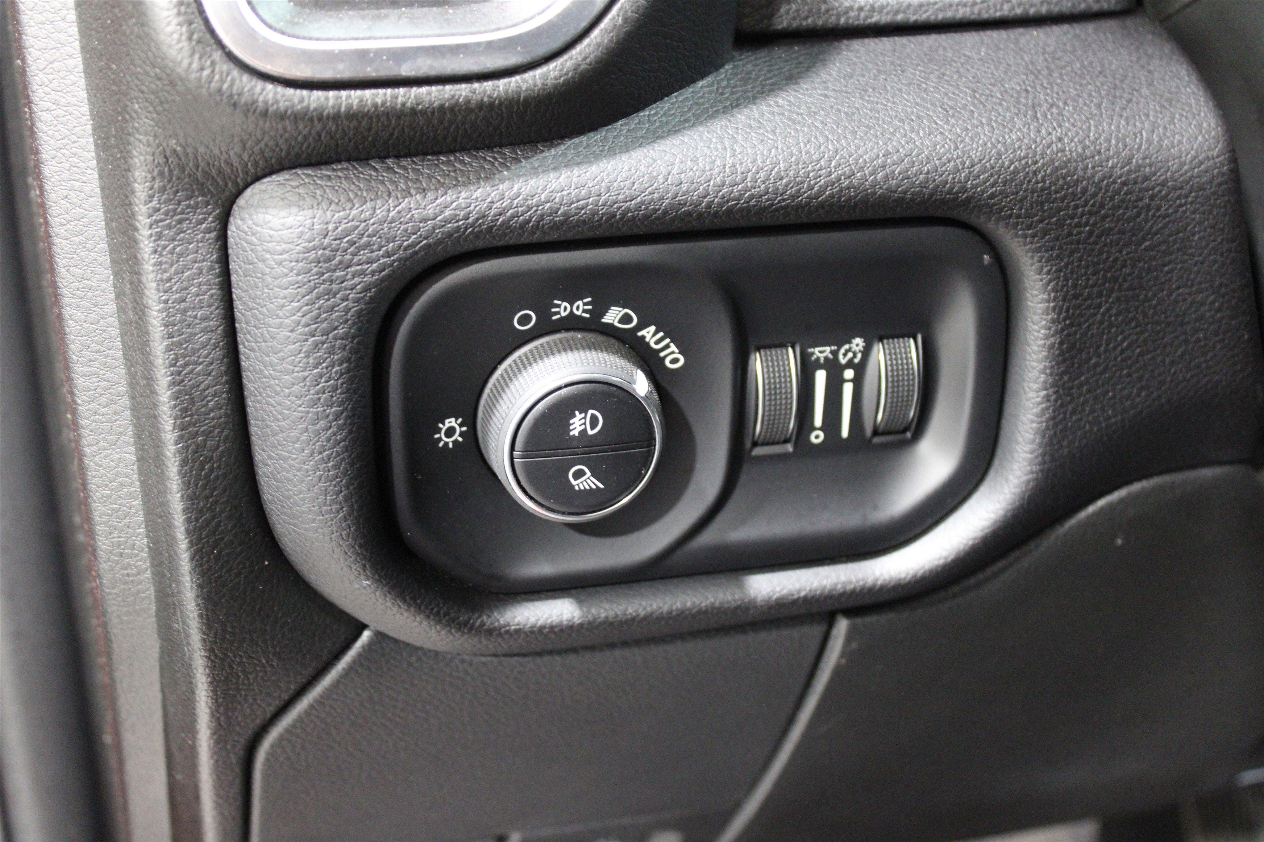 Used 2024 RAM 2500 Laramie w/ Night Edition image 8