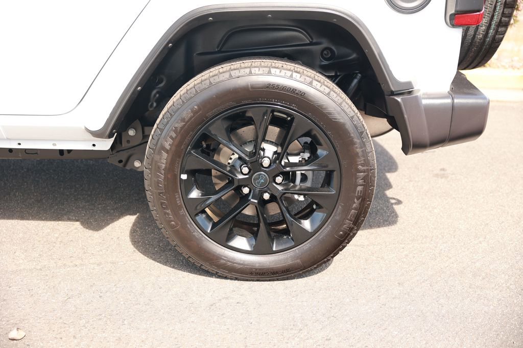 Used 2025 Jeep Wrangler Unlimited Sahara w/ Safety Group image 10