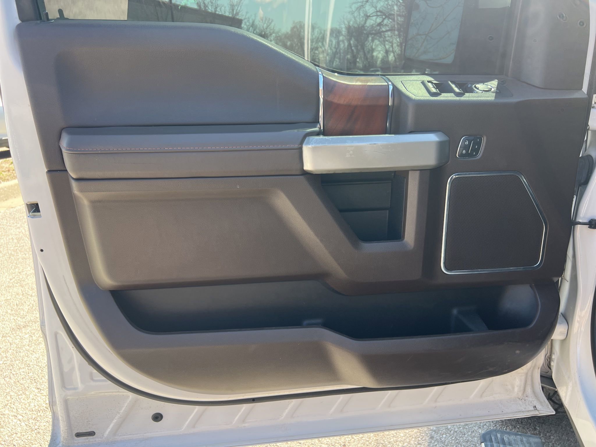 Used 2016 Ford F150 King Ranch w/ Equipment Group 601A Luxury image 10