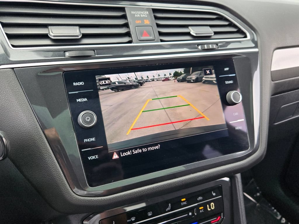 Certified 2024 Volkswagen Tiguan SE R-Line AWD/4WD image 22