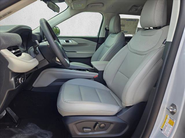 New 2026 Ford Explorer Active image 4