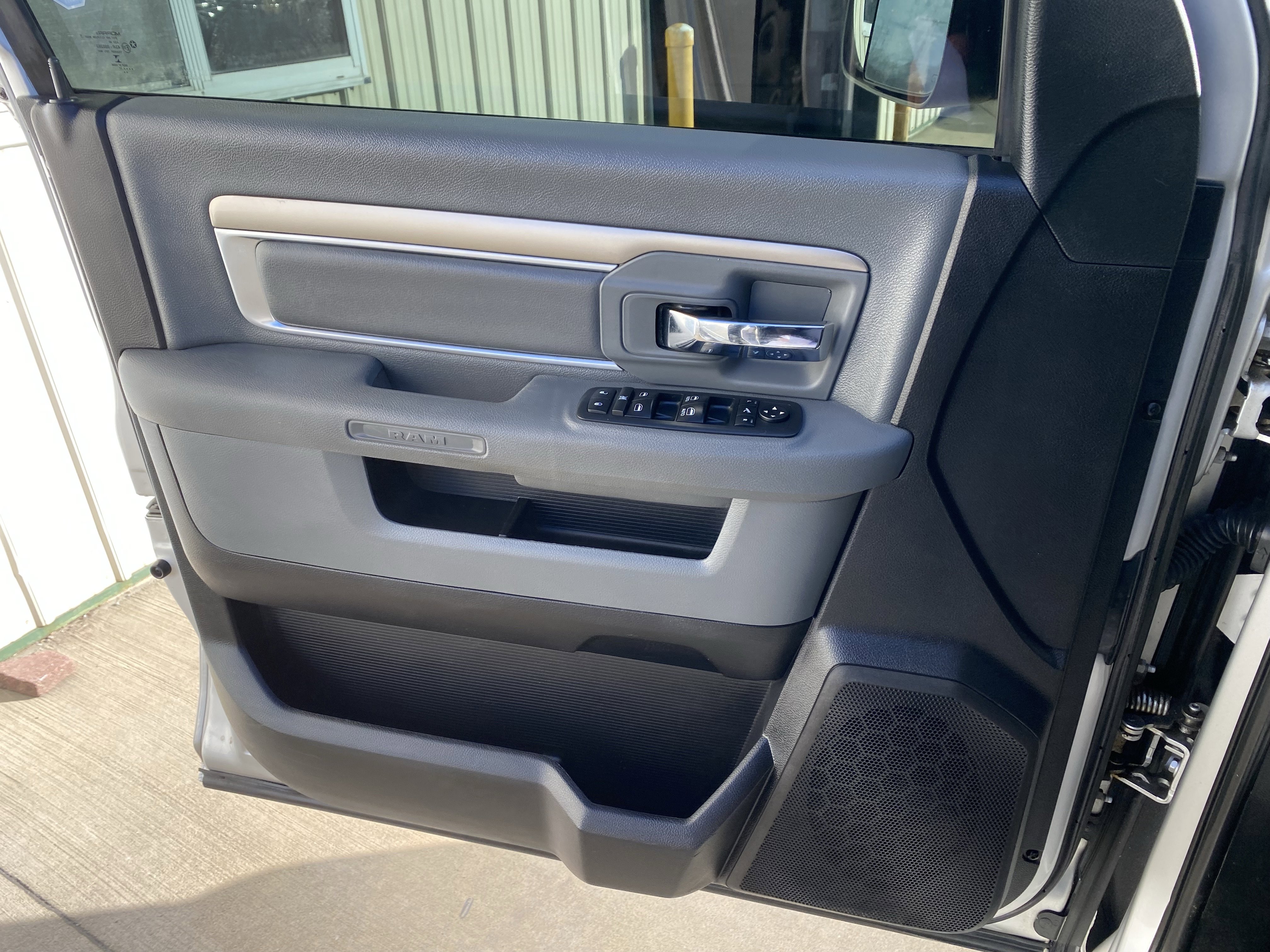 Used 2017 RAM 2500 Big Horn image 16