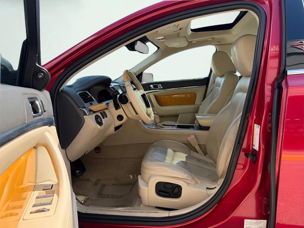 Used 2010 Lincoln MKS image 17